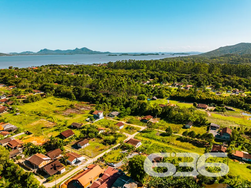 Imagine ter um refúgio em meio à natureza, em rua 