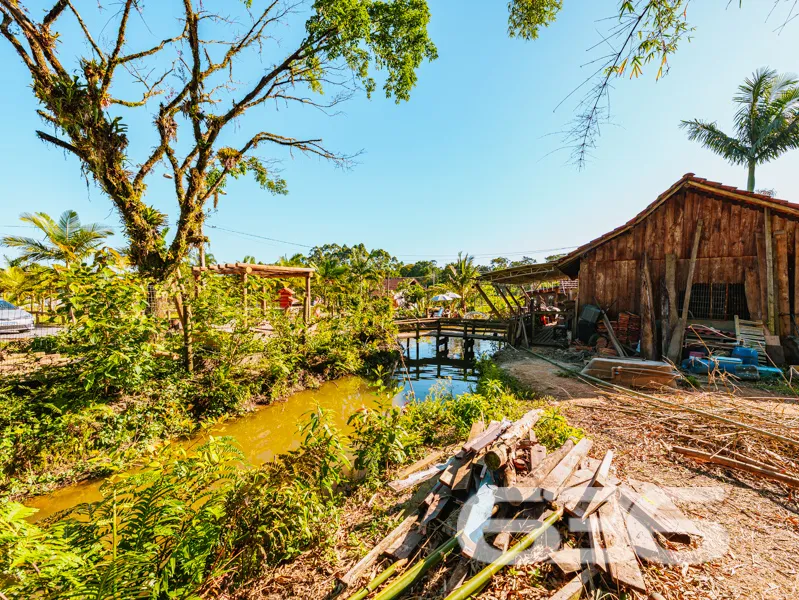 Imagine ter um refúgio em meio à natureza, em rua 