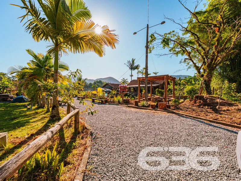 Imagine ter um refúgio em meio à natureza, em rua 