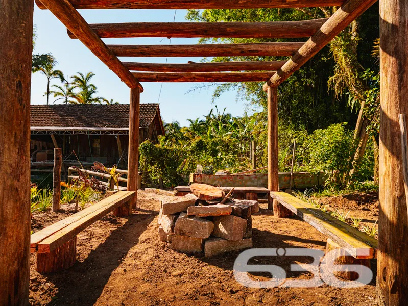 Imagine ter um refúgio em meio à natureza, em rua 