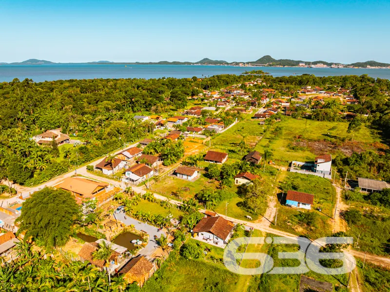 Imagine ter um refúgio em meio à natureza, em rua 