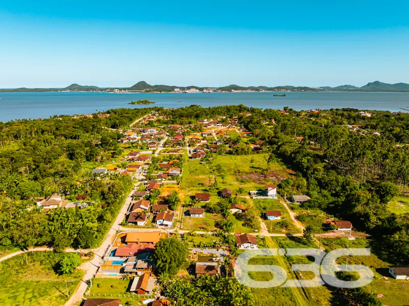 Imagine ter um refúgio em meio à natureza, em rua 