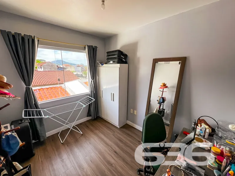 Descubra seu novo lar em Joinville - Um sobrado qu