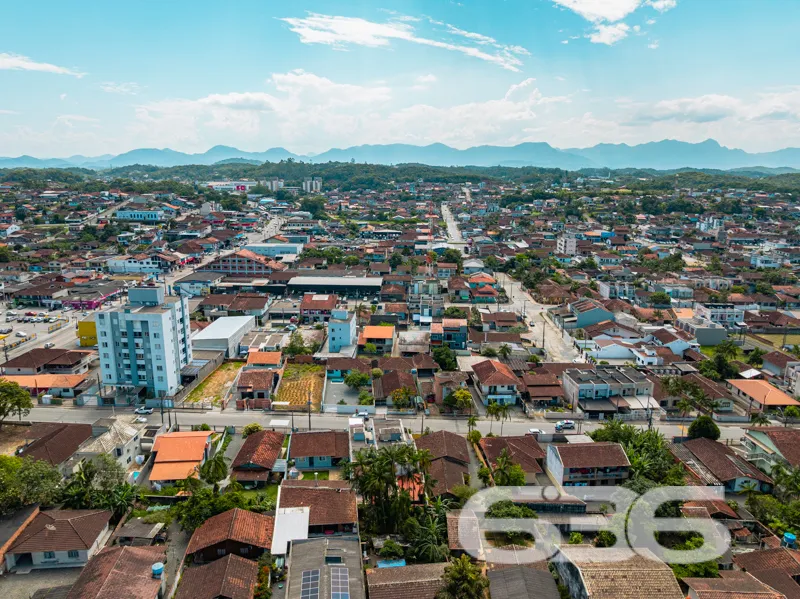 Seu Novo Lar em Joinville - Um Sobrado dos Sonhos 