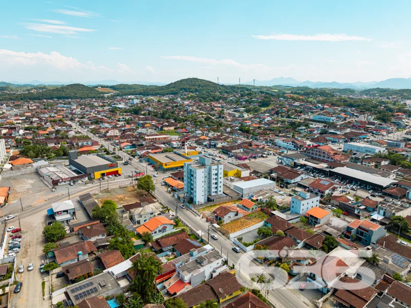 Seu Novo Lar em Joinville - Um Sobrado dos Sonhos 