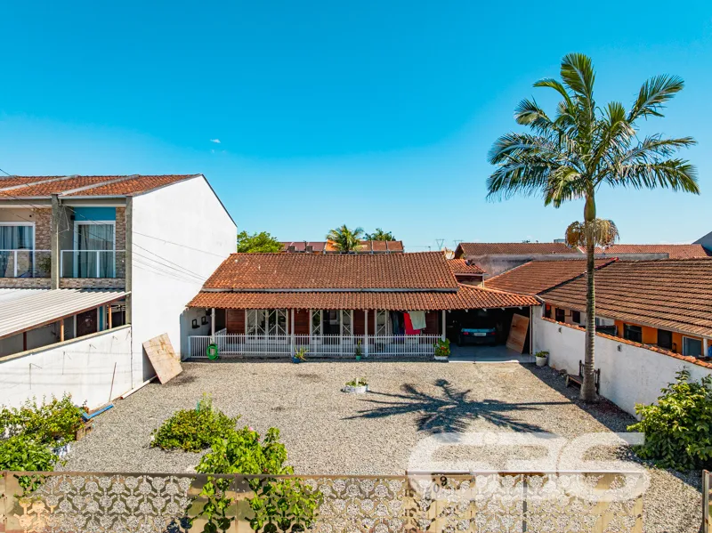 Casa à venda em Joinville, SC no bairro Vila Nova: