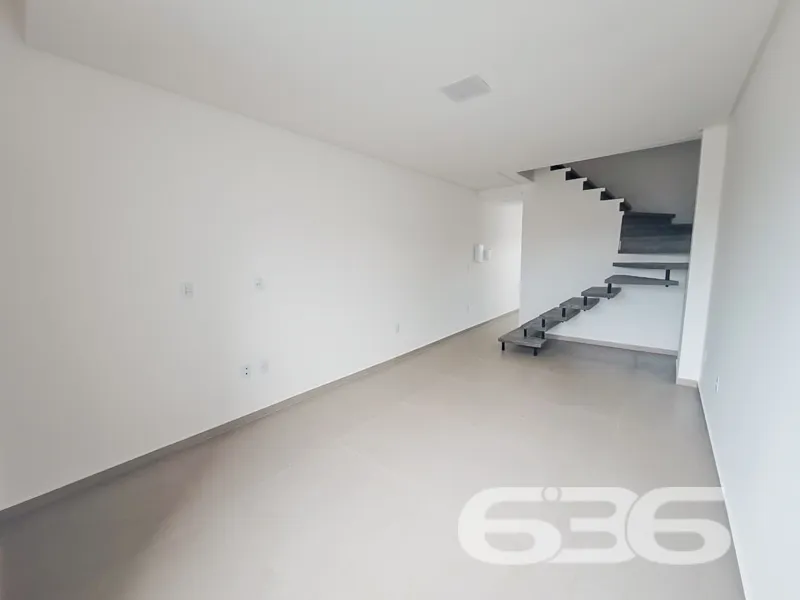 Sobrado à venda em Joinville, SC no bairro Jardim 