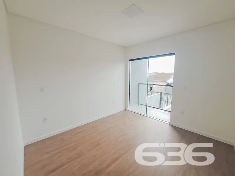 Sobrado à venda em Joinville, SC no bairro Jardim 