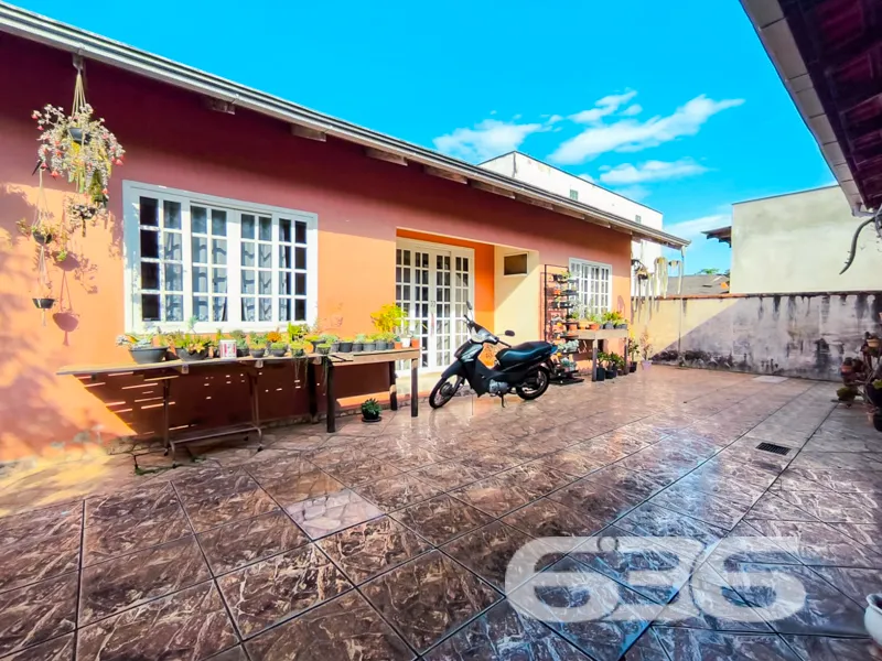 Casa à venda no Boa Vista, Joinville/SC, em rua pa