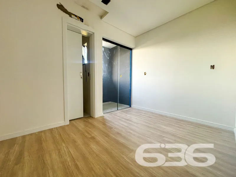 Moderno, bem distribuído e com acabamento de alto 