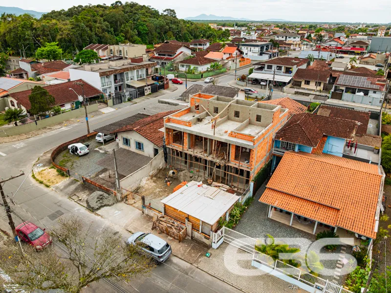 Venda de Residência Geminada no Bairro Aventureiro