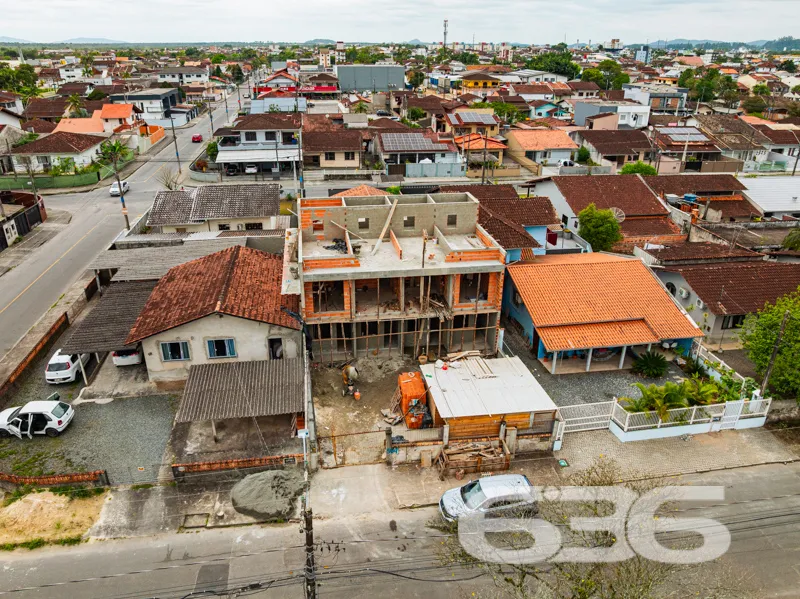 Venda de Residência Geminada no Bairro Aventureiro