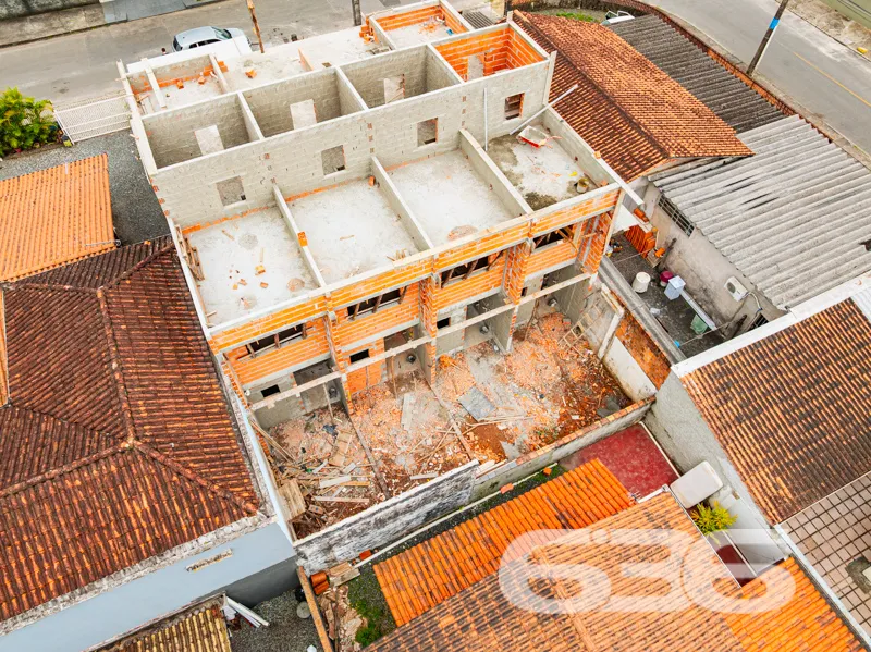 Venda de Residência Geminada no Bairro Aventureiro