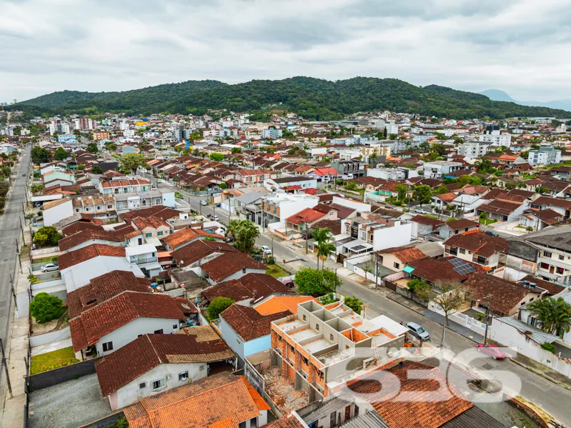 Venda de Residência Geminada no Bairro Aventureiro