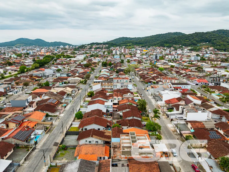 Venda de Residência Geminada no Bairro Aventureiro