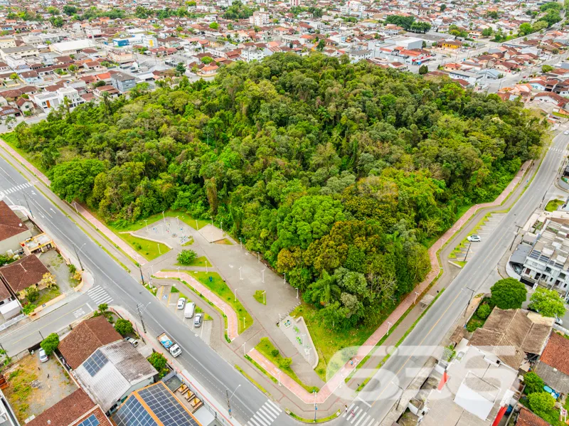 Venda de Residência Geminada no Bairro Aventureiro