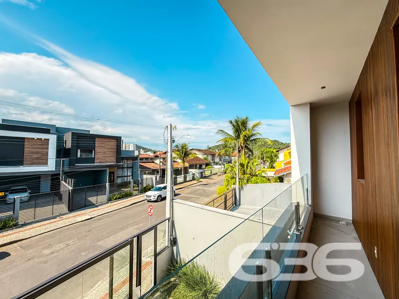 Residência sobrado à venda no Saguaçu, Joinville/S