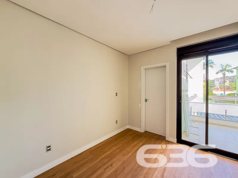 Residência sobrado à venda no Saguaçu, Joinville/S