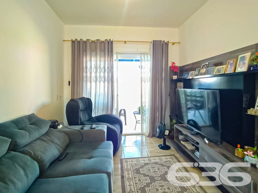 IMÓVEL COM PISCINA E ÁREA DE FESTAS PRÓXIMA AO MAR

Se você está procurando uma casa incrível e sofisticada em Balneário Barra do Sul, esta é a sua chance! Apenas a 250 metros do mar, esta casa é perfeita para quem deseja viver com conforto, estilo e estar próximo da praia.

Com ótima pintura e acabamentos de alta qualidade, esta casa é uma verdadeira joia. São 3 dormitórios, sendo uma suíte, que proporciona a privacidade e o conforto que você merece. As duas cozinhas, totalmente bem arquitetadas, são ideais para preparar refeições deliciosas em família e receber os amigos com muita comodidade.

A sala de estar e a sala de jantar são espaçosas e bem iluminadas, tornando-se o lugar perfeito para relaxar e desfrutar de bons momentos. Além disso, o jardim de inverno adiciona um charme a mais à casa, criando um ambiente acolhedor e agradável.

Nos fundos, a edícula com banheiro e churrasqueira é ideal para fazer festas e reuniões, e ainda há um quarto adicional para acomodar visitantes ou para uso como escritório. A piscina com cascata e deck é perfeita para os dias mais quentes, proporcionando momentos de lazer e descontração.

A casa também conta com área de serviço, portão eletrônico de alumínio, muros altos e jardim à frente do imóvel. Além disso, o canil garante a segurança e o bem-estar do seu animal de estimação.

Não perca a chance de adquirir esta casa espetacular e desfrutar de momentos incríveis em Balneário Barra do Sul! Agende já a sua visita.

Fale conosco e saiba mais:
WhatsApp: (47) 99199-0636

Imobiliária 636.