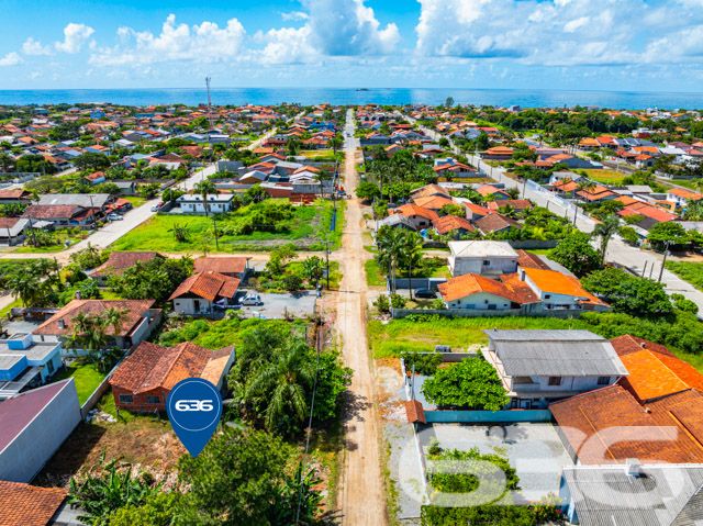 Descubra o Local dos Seus Sonhos em Balneário Barra do Sul

Apresentamos uma excelente oportunidade para quem deseja construir o lar dos sonhos ou investir em uma região em expansão. Com mais de 30 anos de experiência no mercado imobiliário, a 636 Negócios Imobiliários tem o prazer de oferecer este magnífico terreno localizado em Balneário Barra do Sul, no bairro de Salinas.

Localização Privilegiada: Situado a apenas 750 metros da serena orla de Balneário Barra do Sul, este terreno é perfeito para aqueles que sonham com um retiro próximo ao mar, combinando a tranquilidade do litoral com fácil acesso às comodidades urbanas. A orientação sul do terreno garante uma iluminação ideal, aproveitando o clima ameno da região.

Viva o Melhor de Balneário Barra do Sul: Balneário Barra do Sul é conhecido por suas belas paisagens naturais e ambiente acolhedor. A região oferece uma ótima qualidade de vida com acesso a escolas, mercados, e áreas de lazer, ideal para famílias ou para quem busca um escape da rotina agitada da cidade grande.

Por Que Escolher a 636 Negócios Imobiliários? Com uma trajetória de mais de três décadas de sucesso, somos especialistas em encontrar os melhores imóveis para nossos clientes. Nosso compromisso com a excelência e a satisfação do cliente é evidenciado pelo alto padrão de serviço e pela confiança que construímos no mercado.

Investir em um terreno é mais do que uma compra, é a realização de um sonho. E nós, da 636 Negócios Imobiliários, estamos aqui para ajudar a tornar este sonho realidade com a segurança e a expertise que só uma empresa líder de mercado pode oferecer.

636 NEGÓCIOS IMOBILIÁRIOS: A SUA MELHOR ESCOLHA
Com mais de 30 anos de experiência, a 636 Negócios Imobiliários é sua parceira ideal para encontrar o imóvel perfeito. Estamos prontos para ajudá-lo a fazer deste imóvel o seu novo lar.
 
Telefone: (47) 3451-0636
WhatsApp: (47) 99190-0636
 
Não perca esta oportunidade única. Visite nosso site para mais informações: i636.com.br
