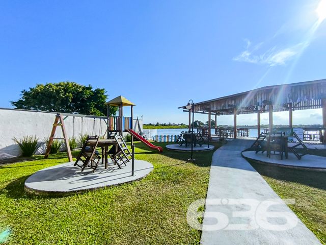 Apresentamos uma excelente oportunidade de negócio em Balneário Barra do Sul, SC, com este imóvel distinto que combina um potencial comercial extraordinário com o conforto residencial, localizado no coração do Centro. Esta propriedade não apenas oferece uma residência acolhedora e bem estruturada, mas destaca-se principalmente pelo seu vasto potencial como ponto comercial, ideal para investidores ou empreendedores à procura de um local com alta visibilidade e prontidão operacional.
Descrição Geral do Imóvel: O terreno de 1.016,37 m² abriga uma construção de 425,00 m². A propriedade inclui espaços de garagem tanto cobertos quanto descobertos, que facilitam o acesso e oferecem comodidade para clientes e residentes.
Infraestrutura Pronta para Restaurante: Equipada com uma cozinha industrial completa, esta propriedade está pronta para continuar operando como um estabelecimento gastronômico. A ampla área de atendimento ao cliente, com vistas para a lagoa, cria um ambiente convidativo e relaxante.
Píer com Atracadouro: O píer proporciona uma oportunidade única para negócios que dependem de acesso aquático, como passeios de barco ou atividades de pesca, aumentando ainda mais seu potencial comercial.
Estacionamento Espaçoso: O amplo estacionamento facilita a recepção de um grande número de clientes, essencial para qualquer operação comercial bem-sucedida.
Conforto Residencial: Além do forte apelo comercial, a propriedade oferece aconchego residencial com uma demi-suíte, um quarto adicional e uma sala com cozinha integrada, todos equipados com móveis planejados de alta qualidade.
Localização Estratégica:
O imóvel promove um ambiente tranquilo, porém, está próximo de vias principais, garantindo fácil acesso e alta visibilidade para negócios.
Potencial de Investimento: Este imóvel é uma escolha privilegiada para quem busca diversificar investimentos através da combinação de espaço comercial ativo e residencial confortável. Com todas as instalações prontas para uso imediato, oferece um retorno potencial significativo tanto na valorização do capital quanto na geração de receita operacional.
Para conhecer melhor este imóvel e explorar todo o seu potencial, convidamos os interessados a agendar uma visita. A equipe da 636 Negócios Imobiliários está pronta para fornecer todas as informações necessárias e facilitar cada etapa deste investimento. Venha descobrir como este local pode ser a chave para o sucesso e expansão de seus negócios.
636 NEGÓCIOS IMOBILIÁRIOS: A SUA MELHOR ESCOLHA
Com mais de 30 anos de experiência, a 636 Negócios Imobiliários é sua parceira ideal para encontrar o imóvel perfeito. Estamos prontos para ajudá-lo a fazer deste imóvel o seu novo lar.
Telefone: (47) 3451-0636
WhatsApp: (47) 99190-0636
Não perca esta oportunidade única. Visite nosso site para mais informações: i636.com.br