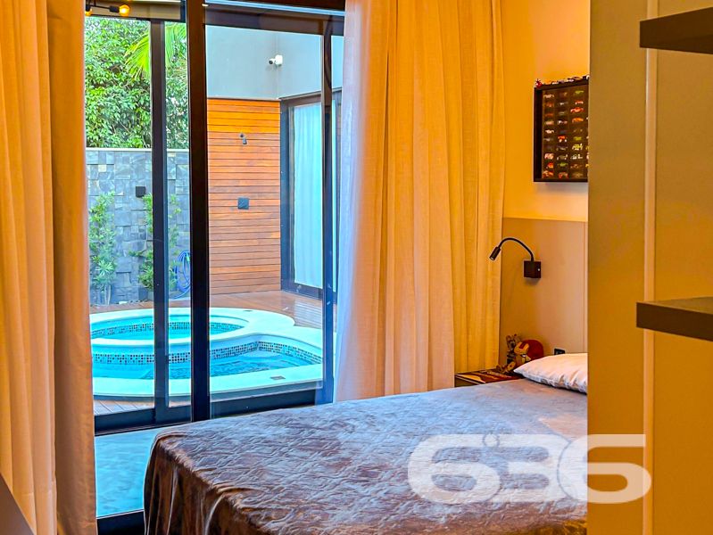 Oportunidade Exclusiva em Balneário Barra do Sul/SC — Conforto, Estilo e Sofisticação em um só lugar!
Apresentamos uma residência térrea de altíssimo padrão, pensada para quem valoriza design contemporâneo, funcionalidade e momentos memoráveis em família. Localizada no bairro Costeira, esta casa une privacidade, conforto e uma área de lazer incomparável.
Com 221,48m² de área, em um terreno plano de 405,00m², esta propriedade encanta desde o primeiro olhar. Sua planta inteligente valoriza a integração dos ambientes e proporciona luminosidade natural por toda a casa, com esquadrias amplas em vidro e pé-direito alto.
Destaques do imóvel:
1 suíte master com closet + 1 dormitório;
Sala de estar e jantar integradas à cozinha gourmet;
Banheiro social, lavabo e banheiro completo na área íntima;
Ampla área de festas com bancada gourmet, churrasqueira, adega suspensa e visual direto para o deck;
Piscina aquecida com hidromassagem, ideal para o lazer de toda a família;
Ambientes climatizados com condicionadores de ar já instalados;
Ficam todos os móveis sob medida da cozinha, banheiros, quartos e área gourmet;
4 vagas de garagem (2 cobertas e 2 descobertas);
O imóvel encontra-se próximo a vias de acesso, transporte público, escolas, mercados e demais serviços essenciais, o que agrega ainda mais valor à localização.
Este é o lar ideal para quem busca segurança, conforto e um ambiente contemporâneo e acolhedor.
Agende sua visita com um de nossos especialistas e surpreenda-se com cada detalhe!
636 Negócios Imobiliários — Há mais de 30 anos construindo histórias com responsabilidade, confiança e excelência.
636 NEGÓCIOS IMOBILIÁRIOS: A SUA MELHOR ESCOLHA
Com mais de 30 anos de experiência, a 636 Negócios Imobiliários é sua parceira ideal para encontrar o imóvel perfeito. Estamos prontos para ajudá-lo a fazer deste imóvel o seu novo lar.
Telefone: (47) 3451-0636
WhatsApp: (47) 99190-0636
Não perca esta oportunidade única. Visite nosso site para mais informações: i636.com.br