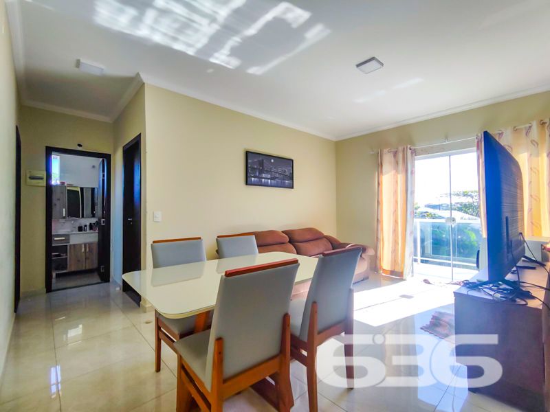 Imóvel diferenciado à venda no Centro de Balneário Barra do Sul – Ideal para morar e investir!

Apresentamos esta excelente oportunidade de aquisição de um imóvel com perfil misto – residencial e comercial – estrategicamente localizado no coração de Balneário Barra do Sul. São 550 m² de área construída sobre um amplo terreno plano e murado de 566 m².

O imóvel é composto por três edificações independentes, o que proporciona potencial de rendimento com locação e privacidade entre os espaços:

* Na parte frontal do terreno, há duas salas comerciais com acessos distintos, sendo uma com 90 m² e outra com 37 m², ideais para quem busca empreender ou gerar renda passiva com aluguéis.

* No piso superior, localizam-se dois apartamentos, cada um com cerca de 100 m² de área útil, contendo:
* 1 suíte + 2 dormitórios
* Sala de estar e cozinha integradas
* Área de serviço e sacada
* Ambientes bem planejados, confortáveis e com ótima incidência solar.

* Nos fundos do terreno, com acesso independente, encontra-se uma residência com 195 m², distribuída em:
* 3 suítes (sendo uma com closet)
* Sala de estar e jantar integradas
* Cozinha planejada
* Área gourmet com churrasqueira, fogão a lenha e forno de pizza
* Piscina aquecida
* Jardim e garagem coberta para dois veículos

Além disso, o imóvel possui:
* 9 banheiros no total
* 4 áreas de serviço
* Móveis sob medida nas cozinhas
* Ar-condicionado instalado
* Localização privilegiada: perto de vias de acesso, escolas, hospitais e serviços essenciais

Imóvel ideal para famílias grandes, investidores ou profissionais liberais que buscam espaço, rentabilidade e excelente localização.
 
636 NEGÓCIOS IMOBILIÁRIOS: A SUA MELHOR ESCOLHA
Com mais de 30 anos de experiência, a 636 Negócios Imobiliários é sua parceira ideal para encontrar o imóvel perfeito. Estamos prontos para ajudá-lo a fazer deste imóvel o seu novo lar.
 
Telefone: (47) 3451-0636
WhatsApp: (47) 99190-0636
 
Não perca esta oportunidade única. Visite nosso site para mais informações: i636.com.br