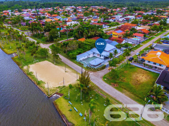 INVISTA NESTE IMÓVEL COMERCIAL E RESIDENCIAL COM FUNDOS PARA A LAGO EM BALNEÁRIO BARRA DO SUL.  

Situando-se primorosamente às margens da lagoa Maria Fernanda (uma das principais paisagens que embelezam a “Cidade do Encanto”), este esplêndido imóvel dispõe de grandíssimo potencial para uso comercial. O mesmo conta com forno de pizzas e coifa de cozinha industrial, vista privilegiada para a lagoa e banheiros externos para atender ao público.

A disposição do imóvel é 3 suítes estupendas, 2 dormitórios, sala de estar, cozinha, banheiro social, lavabo e 3 vagas de garagem coberta. São 215m² de área construída sobre consideráveis 584m² de terreno. Sua estrutura é toda em laje, com pintura caprichada e pisos de cerâmica.

Além disso, em função de sua localização, é possível se beneficiar da proximidade do Mercado Mar, da Brinquedoteca ao ar livre, da Padaria Dois Amores, do posto de gasolina Dibrape e diversos outros estabelecimentos comerciais.

Conquiste seu imóvel na praia. Ficou interessado? O que você está esperando!? Entre em contato conosco.

Fale com seu corretor:
Telefone | 47 3448-3636
WhatsApp | 47 99190-0636

Imobiliária 636