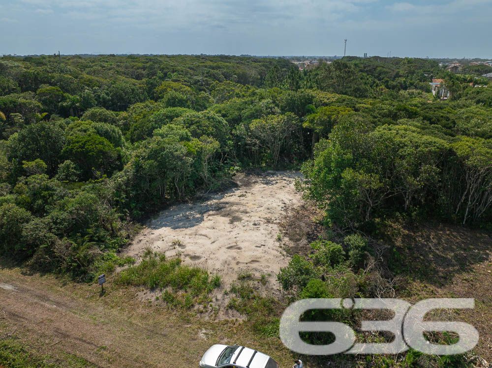 TERRENO À VENDA EM BALNEÁRIO BARRA DO SUL, SANTA CATARINA
Procura por um terreno espaçoso e com localização primorosa, perto de umas das mais belas praias do litoral catarinense? Se sim, aqui está o que você desejava!
Este é um excelente lote, cuja extensão dispõe de 375 m² e 12 metros de frente, terreno próximo do Deck e da Bica Salinas.
Por sua boa localização, o mesmo faz frente para uma rua tranquila. Além disso, o terreno também fica a 350 metros de distância da praia, bem como localiza-se próximo a transporte público, restaurantes, comércios em geral e muito mais.
Compre um terreno e, com sua criatividade, construa a casa dos seus sonhos! Ficou interessado? O que você está esperando!? Entre em contato conosco!
Fale com seu corretor:
Telefone| 47 3448-3636
WhatsApp| 47 99190-0636
Imobiliária 636.