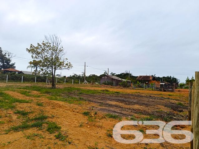 Terreno à venda no bairro Salinas – Balneário Barra do Sul/SC

Localização estratégica, ideal para quem busca tranquilidade e proximidade com a natureza e o mar! Estuda permuta.

Se você procura um terreno com excelente metragem, pronto para construir e com potencial de valorização, esta é a oportunidade ideal. São 752,25m² de área total, a topografia facilita qualquer tipo de construção, seja para moradia, investimento ou lazer.

Fica em uma esquina bem localizada e próxima da praia — combinação perfeita para quem deseja aliar qualidade de vida e contato com a natureza.

Aposte em um terreno com vocação para o crescimento! Com mais de 30 anos de credibilidade, a 636 Negócios Imobiliários está pronta para te conduzir nessa jornada com segurança, transparência e excelência técnica.

Agende uma visita com nossos especialistas e conheça de perto essa excelente oportunidade.
Referência 636 – O lugar certo para concretizar grandes planos!
 
636 NEGÓCIOS IMOBILIÁRIOS: A SUA MELHOR ESCOLHA
Com mais de 30 anos de experiência, a 636 Negócios Imobiliários é sua parceira ideal para encontrar o imóvel perfeito. Estamos prontos para ajudá-lo a fazer deste imóvel o seu novo lar.
 
Telefone: (47) 3451-0636
WhatsApp: (47) 99190-0636
 
Não perca esta oportunidade única. Visite nosso site para mais informações: i636.com.br