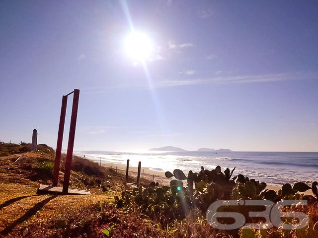 VENDE-SE LOTE NO BAIRRO SALINAS EM BALNEÁRIO BARRA DO SUL

Adquira seu imóvel na praia por um preço extremamente acessível. Temos diversas alternativas de financiamento com parcelas que cabem no seu orçamento!

Este é um excelente terreno, localizado a somente 1 km de distância da praia e a 5 km da lagoa Maria Fernanda, onde também usufrui da proximidade de mercados, panificadoras, lanchonetes, restaurantes e comércios em geral. O terreno detém 330m² de extensão, sendo 10 metros de frente.

Ficou interessado? O que você está esperando!? Entre já em contato conosco e agende sua visita para conhecer pessoalmente este lote! Você pode se apaixonar!

Consulte um de nossos corretores e saiba mais:
Telefone | 47 3448-3636
WhatsApp | 47 99190-0636

Imobiliária 636.