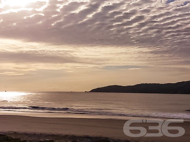 VENDE-SE LOTE NO BAIRRO SALINAS EM BALNEÁRIO BARRA DO SUL

Adquira seu imóvel na praia por um preço extremamente acessível. Temos diversas alternativas de financiamento com parcelas que cabem no seu orçamento!

Este é um excelente terreno, localizado a somente 1 km de distância da praia e a 5 km da lagoa Maria Fernanda, onde também usufrui da proximidade de mercados, panificadoras, lanchonetes, restaurantes e comércios em geral. O terreno detém 330m² de extensão, sendo 10 metros de frente.

Ficou interessado? O que você está esperando!? Entre já em contato conosco e agende sua visita para conhecer pessoalmente este lote! Você pode se apaixonar!

Consulte um de nossos corretores e saiba mais:
Telefone | 47 3448-3636
WhatsApp | 47 99190-0636

Imobiliária 636.