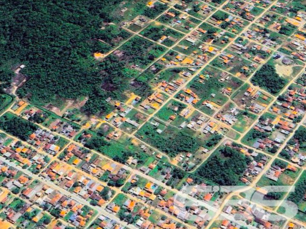 TERRENO À VENDA NO BAIRRO SALINAS - BALNEÁRIO BARRA DO SUL - APROVEITE ESTA GRANDE OPORTUNIDADE!
Descubra o local perfeito para investir no seu futuro em Balneário Barra do Sul! Este terreno com 439m² de área total oferece um espaço generoso para você.
ESPAÇO E POSSIBILIDADES:
Imagine as possibilidades que este terreno oferece! Com 439m², você tem espaço suficiente para uma casa espaçosa, um belo jardim e até mesmo uma área de lazer com piscina e churrasqueira. O céu é o limite quando se trata de personalizar este espaço ao seu gosto.
VIVA O MELHOR DO LITORAL CATARINENSE:
Localizado no bairro Salinas, desfrute da proximidade com praias deslumbrantes, restaurantes de frutos do mar e uma variedade de atividades aquáticas.
ESCOLHA A 636 NEGÓCIOS IMOBILIÁRIOS:
Com mais de 30 anos de experiência e um legado de excelência, a 636 Negócios Imobiliários é a sua parceira ideal para uma compra segura e eficiente.
Telefone: (47) 3448-3636
WhatsApp: (47) 99190-0636
Este e outros milhares de imóveis no site: i636.com.br