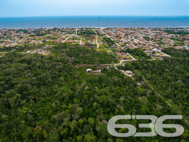 LOTE À VENDA NO BAIRRO SALINAS - BALNEÁRIO BARRA DO SUL

Descubra uma oportunidade única de investimento em Balneário Barra do Sul com este terreno plano de 360m², localizado no promissor bairro Salinas. Com 12 metros de frente e 30 metros de profundidade, este terreno oferece um amplo espaço para projetos futuros.

Ele  representa uma excelente escolha para investidores com visão de futuro. Ainda não situado em rua aberta, ele promete um grande potencial de valorização, ideal para quem busca um investimento estratégico a longo prazo.

Situado no bairro Salinas, este terreno está em uma região que combina tranquilidade e potencial de crescimento. Balneário Barra do Sul é conhecido por suas belezas naturais e qualidade de vida, oferecendo um cenário perfeito para desenvolvimento residencial ou comercial.

Com mais de 30 anos de experiência no mercado imobiliário, a 636 Negócios Imobiliários é sua parceira ideal para transformar este terreno em um investimento de sucesso.

Entre em contato conosco pelo telefone (47) 3448-3636 ou WhatsApp (47) 99190-0636 e descubra como podemos ajudar a realizar seu projeto de investimento.