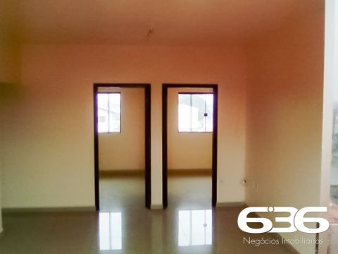OPORTUNIDADE ÚNICA: PRÉDIO DE 3 ANDARES COM 2 APARTAMENTOS POR PAVIMENTO NO CENTRO DE BALNEÁRIO BARRA DO SUL - ESTUDA PERMUTA

Se você é um investidor que busca uma oportunidade única para renda com locação, não pode perder este imóvel espetacular. Localizado no coração de Balneário Barra do Sul, este prédio de 3 andares oferece uma localização privilegiada com uma série de vantagens, incluindo a proximidade do Posto de Saúde, comércios variados, restaurantes e até mesmo da lagoa, a apenas 1,5 km de distância.

Cada um dos dois apartamentos por pavimento possui aproximadamente 90m², distribuídos em 3 quartos e demais dependências. O prédio conta com 4 vagas de garagem cobertas e mais 10 vagas no terreno ao lado, que também faz parte da propriedade. Isso significa que o terreno do prédio é composto por dois lotes, totalizando 24 metros de frente. Além disso, nos fundos do edifício, você encontrará uma área comum incrível, que oferece um espaçoso espaço de lazer com churrasqueira. O total de área construída é de 750m² em um terreno de 360m².

Este imóvel é uma oportunidade de investimento verdadeiramente única, com um potencial de faturamento mensal expressivo. Não deixe passar essa chance! Entre em contato conosco agora mesmo.

Fale conosco:
Telefone | 47 3448-3636
WhatsApp | 47 99190-0636

Imobiliária 636.