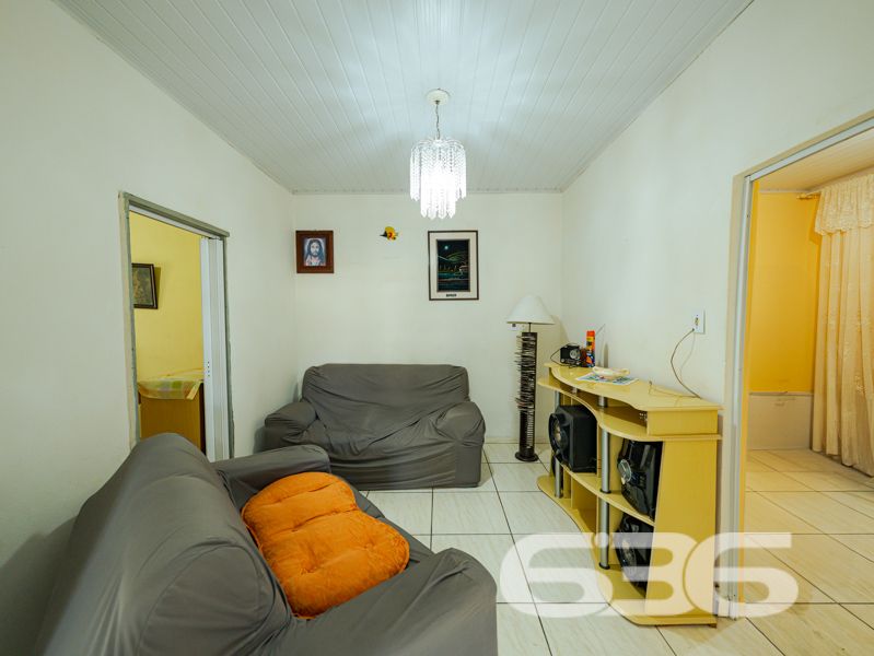 Oportunidade em Balneário Barra do Sul: residência térrea em amplo terreno na Costeira!

Se você busca uma casa espaçosa, funcional e com excelente custo-benefício em uma das regiões que mais crescem no litoral catarinense, esta pode ser a escolha ideal. Apresentamos uma residência térrea localizada no bairro Costeira, em Balneário Barra do Sul/SC, com terreno generoso de 429,77m² e 85m² de área construída.

Composta por 3 dormitórios, sala de estar e jantar integradas, cozinha funcional com móveis planejados que permanecem no imóvel, banheiro social e área de serviço.

O imóvel conta ainda com jardim, espaço de circulação lateral, garagem coberta e duas vagas descobertas. Está totalmente murado e possui localização estratégica, próxima a escolas, transporte público, comércios, hospital e serviços essenciais da cidade. 

Ideal para quem busca residir em um imóvel consolidado ou investir com visão de longo prazo. 

Entre em contato agora com a equipe da 636 Negócios Imobiliários e agende sua visita. Com mais de 30 anos de experiência, oferecemos atendimento especializado, segurança jurídica e a confiança de quem é referência no mercado imobiliário de Santa Catarina.
 
636 NEGÓCIOS IMOBILIÁRIOS: A SUA MELHOR ESCOLHA
Com mais de 30 anos de experiência, a 636 Negócios Imobiliários é sua parceira ideal para encontrar o imóvel perfeito. Estamos prontos para ajudá-lo a fazer deste imóvel o seu novo lar.
 
Telefone: (47) 3451-0636
WhatsApp: (47) 99190-0636
 
Não perca esta oportunidade única. Visite nosso site para mais informações: i636.com.br