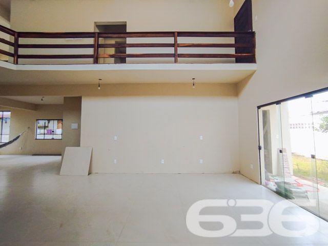 Descubra um refúgio de serenidade e espaço em Balneário Barra do Sul, Santa Catarina, com este elegante sobrado situado no bairro Salinas. Ideal para aqueles que buscam conforto e tranquilidade, este imóvel oferece uma harmoniosa combinação de design moderno com a natureza, proporcionando um ambiente perfeito para relaxar e entreter.
Com uma área construída de 230 m² em um terreno de 455 m², este residencial deslumbra com seus amplos espaços internos e um layout que promove a convivência familiar. A residência apresenta uma generosa área de estar e jantar com pé direito elevado e amplas janelas que inundam o ambiente com luz natural, além de oferecer uma vista desimpedida para o verde externo, refletindo uma integração elegante entre o interior e o exterior.
As características do sobrado incluem:
Duas garagens cobertas e duas descobertas, proporcionando amplo espaço para veículos e equipamentos de lazer.
Dois dormitórios confortáveis e uma suíte, garantindo privacidade e conforto para toda a família.
Três banheiros completos, com acabamentos de qualidade.
Duas sacadas que oferecem um espaço privativo ao ar livre, perfeito para momentos de relaxamento ou para apreciar a vista.
Uma área de serviço funcional, equipada para atender às necessidades do dia a dia.
O imóvel também é completamente murado ou cercado, garantindo segurança e privacidade.
Este imóvel oferece um retiro pacífico do movimento da cidade, enquanto a proximidade com o centro de Balneário Barra do Sul facilita o acesso a comodidades urbanas.
Este sobrado não só exemplifica um design de vida moderno e eficiente mas também destaca o compromisso da 636 Negócios Imobiliários com a excelência no mercado imobiliário. Com mais de 30 anos de experiência, oferecemos uma intermediação impecável que assegura valor e satisfação aos nossos clientes.
Invista em sua felicidade e futuro com esta residência excepcional em Balneário Barra do Sul. Contate a 636 Negócios Imobiliários hoje mesmo para descobrir como este imóvel pode ser seu novo lar.
636 NEGÓCIOS IMOBILIÁRIOS: A SUA MELHOR ESCOLHA
Com mais de 30 anos de experiência, a 636 Negócios Imobiliários é sua parceira ideal para encontrar o imóvel perfeito. Estamos prontos para ajudá-lo a fazer deste imóvel o seu novo lar.
Telefone: (47) 3451-0636
WhatsApp: (47) 99190-0636
Não perca esta oportunidade única. Visite nosso site para mais informações: i636.com.br