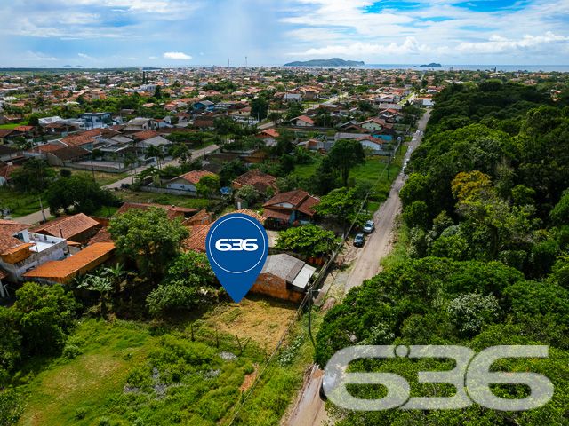 TERRENO PRONTO PARA CONSTRUÇÃO NO BAIRRO SALINAS, BALNEÁRIO BARRA DO SUL

Descubra o local perfeito para construir a casa dos seus sonhos no bairro Salinas, Balneário Barra do Sul. Este terreno de 360m², totalmente preparado para construção, é a tela em branco ideal para quem deseja criar um lar sob medida, cercado pela tranquilidade e beleza natural do litoral catarinense.

Este terreno oferece não apenas um espaço generoso para construção, mas também a chance de viver em uma das áreas mais cobiçadas de Balneário Barra do Sul. Com fácil acesso a praias deslumbrantes e uma comunidade acolhedora, é o cenário ideal para quem busca qualidade de vida ao lado da natureza.

Imagine acordar todos os dias com a brisa do mar e o som das ondas. Salinas proporciona uma experiência de vida única, onde cada dia é uma nova oportunidade para explorar praias paradisíacas, praticar esportes aquáticos ou simplesmente relaxar ao sol.

Com mais de três décadas de atuação no mercado imobiliário, a 636 Negócios Imobiliários é sua aliada na busca pelo terreno perfeito. Nossa equipe está pronta para ajudá-lo a realizar seu projeto de vida em Balneário Barra do Sul.

Não perca esta chance de construir seu futuro em um dos locais mais desejados do litoral. Entre em contato e saiba mais:

Telefone: (47) 3448-3636
WhatsApp: (47) 99190-0636
Este e outros milhares de imóveis no site: i636.com.br