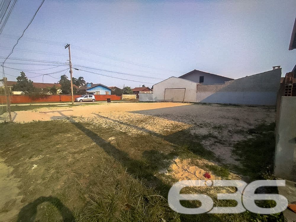 Terreno à Venda em Balneário Barra do Sul - Espaço e Versatilidade com Vista para o Futuro

Descubra o local perfeito para construir a casa dos seus sonhos ou um investimento próspero em Balneário Barra do Sul, SC. Situado no vibrante coração do Centro, este terreno em esquina oferece uma combinação única de localização privilegiada, espaço generoso e acesso fácil, sendo ideal para famílias e investidores que buscam tranquilidade e conveniência.

Localização Privilegiada: Situado no Centro, você estará próximo a comodidades essenciais, incluindo lojas, escolas e serviços locais.
Flexibilidade no Projeto: O terreno permite uma ampla variedade de construções, adequando-se a projetos residenciais personalizados ou a investimentos comerciais devido à sua localização estratégica.
Investimento Valioso: Balneário Barra do Sul é conhecida por seu crescimento constante e valorização imobiliária, tornando este terreno uma excelente escolha para investimento a longo prazo.

Este terreno não é apenas um pedaço de terra, mas um portal para inúmeras possibilidades, oferecendo a base perfeita para construir não apenas edificações, mas também sonhos. Seja para investimento ou para construir a casa dos seus sonhos, este terreno representa uma oportunidade sem igual.

Não perca esta oportunidade única! Entre em contato conosco hoje mesmo e descubra como você pode transformar este espaço no seu próximo grande projeto!
 
636 NEGÓCIOS IMOBILIÁRIOS: A SUA MELHOR ESCOLHA
Com mais de 30 anos de experiência, a 636 Negócios Imobiliários é sua parceira ideal para encontrar o imóvel perfeito. Estamos prontos para ajudá-lo a fazer deste imóvel o seu novo lar.
 
Telefone: (47) 3451-0636
WhatsApp: (47) 99190-0636
 
Não perca esta oportunidade única. Visite nosso site para mais informações: i636.com.br
