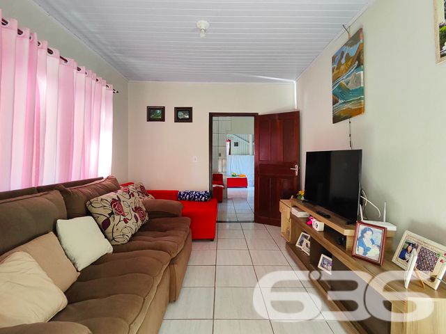 Desvende um espaço onde a história e o conforto se entrelaçam, apresentado pela 636 Negócios Imobiliários, uma empresa cuja experiência ultrapassa três décadas no mercado imobiliário. Com orgulho, trazemos ao cenário de Balneário Barra do Sul/SC, esta residência térrea que não só habita um terreno generoso com dimensões que prometem amplitude e uma aura de liberdade, mas também resguarda a tranquilidade que só a região de Costeira pode oferecer.

A sala de estar, espaçosa e iluminada, convida a momentos memoráveis em família, enquanto o jardim exterior, minuciosamente cuidado, ecoa serenidade e é o palco perfeito para desfrutar do clima agradável que a natureza oferece. A cozinha, prática e repleta de vida, é o coração da casa, onde receitas são compartilhadas e risos se multiplicam.

Três dormitórios e mais uma suíte confortável, asseguram o repouso necessário após dias intensos. A área de festas com churrasqueira e forno a lenha é um convite aberto ao entretenimento e à confraternização, delineando o perfil ideal para quem valoriza tanto a privacidade quanto a socialização.

Detalhes técnicos não foram esquecidos: a propriedade está convenientemente localizada próximo a vias de acesso, transportes públicos, escolas, hospitais e serviços essenciais, assegurando que todas as necessidades sejam atendidas com facilidade. E, para aqueles que não abrem mão da conectividade, a internet já está ao seu dispor.

Sobre a negociação, há possibilidade de permuta por imóvel de menor valor, localizado também em Balneário Barra do Sul.

A 636 Negócios Imobiliários, reconhecida por sua perícia técnico-jurídica, está pronta para lhe acompanhar em cada etapa deste novo capítulo. Porque uma grande empresa só se constrói com grandes pessoas, e a próxima grande pessoa a contribuir para nossa história poderá ser você, ao escolher este imóvel como seu novo lar. Descubra a harmonia perfeita entre passado, presente e futuro neste endereço e torne-se parte de um legado de satisfação e felicidade.
 
636 NEGÓCIOS IMOBILIÁRIOS: A SUA MELHOR ESCOLHA
Com mais de 30 anos de experiência, a 636 Negócios Imobiliários é sua parceira ideal para encontrar o imóvel perfeito. Estamos prontos para ajudá-lo a fazer deste imóvel o seu novo lar.
 
Telefone: (47) 3451-0636
WhatsApp: (47) 99190-0636
 
Não perca esta oportunidade única. Visite nosso site para mais informações: i636.com.br
