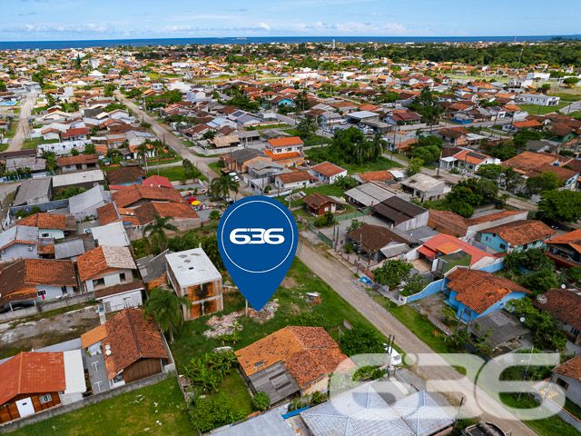 VENDE-SE LOTE NO CENTRO DE BALNEÁRIO BARRA DO SUL - ACEITA PERMUTA

Terreno situado em ótima localização (lado esquerdo olhando de frente), próximo ao PA24h, mercados, escolas, restaurantes e outros estabelecimentos de grande utilidade diária - ótimo para quem procura por comodidade e conforto ao seu redor, além de estar em rua tranquila.

De topografia plana e regular com 11 metros de frente por 27,30 metros em ambos os lados, perfazendo a área total de 300m², em boas condições, limpo e pronto para obras.

Fica a menos de 7 minutinhos da Praia do Bispo, além de outras opções de lazer na região.

Não perca tempo! Dê o primeiro passo para a construção dos seus sonhos!

Agende sua visita e conheça esse oportuno lote.

Fale conosco:
Telefone: (47) 3448-3636
WhatsApp: (47) 99190-0636

Imobiliária 636.
