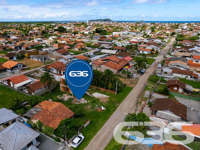 VENDE-SE LOTE NO CENTRO DE BALNEÁRIO BARRA DO SUL - ACEITA PERMUTA

Terreno situado em ótima localização (lado esquerdo olhando de frente), próximo ao PA24h, mercados, escolas, restaurantes e outros estabelecimentos de grande utilidade diária - ótimo para quem procura por comodidade e conforto ao seu redor, além de estar em rua tranquila.

De topografia plana e regular com 11 metros de frente por 27,30 metros em ambos os lados, perfazendo a área total de 300m², em boas condições, limpo e pronto para obras.

Fica a menos de 7 minutinhos da Praia do Bispo, além de outras opções de lazer na região.

Não perca tempo! Dê o primeiro passo para a construção dos seus sonhos!

Agende sua visita e conheça esse oportuno lote.

Fale conosco:
Telefone: (47) 3448-3636
WhatsApp: (47) 99190-0636

Imobiliária 636.
