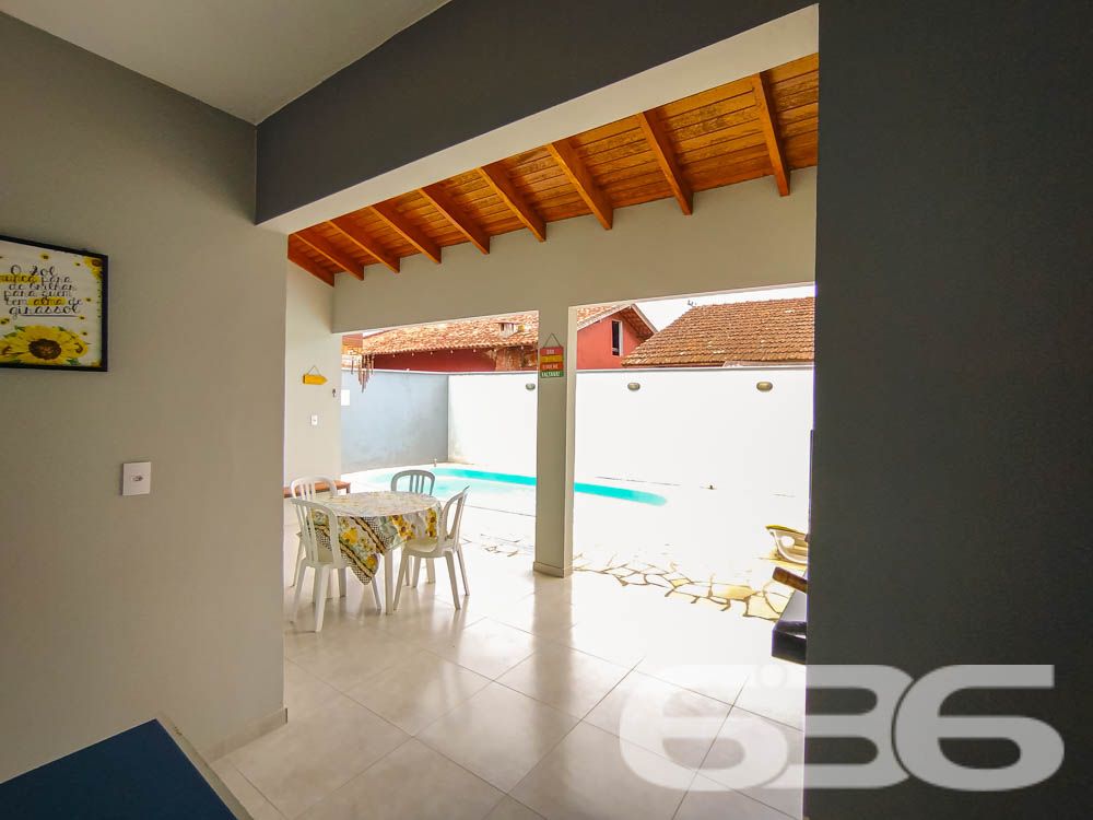Casa à Venda em Balneário Barra do Sul – Conforto e Lazer Garantidos!

Imóvel bem localizado, próximo a escolas e serviços, com piscina, churrasqueira, dois dormitórios, lavabo e banheiro. A cozinha americana integrada à copa oferece praticidade para o dia a dia.

Ideal para quem precisa de espaço e deseja um lar para toda a família, inclusive para animais de estimação.

Entre em contato e agende sua visita!

636 Negócios Imobiliários: Seu imóvel, sua vida!

Telefone: (47) 3451-0636 | WhatsApp: (47) 99190-0636
