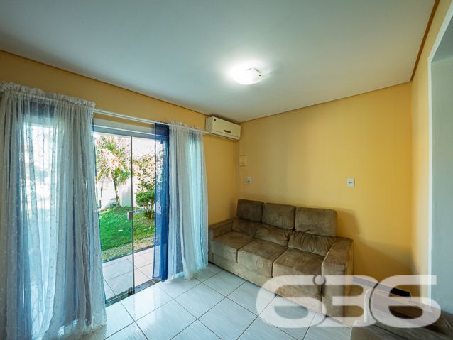 IMÓVEL ENCANTADOR PRÓXIMO À LAGOA

Seja bem-vindo a uma verdadeira joia no bairro Pinheiros, em Balneário Barra do Sul! Apresentamos a você este imóvel encantador que combina conforto, elegância e uma localização verdadeiramente privilegiada. Prepare-se para se apaixonar!

Com uma piscina convidativa a apenas 70 metros da lagoa, este lugar oferece o cenário perfeito para momentos relaxantes e de diversão em família. Os móveis planejados trazem um toque de sofisticação e praticidade, criando um ambiente perfeito para o seu dia a dia.

O sobrado é composto por uma suíte e três quartos espaçosos, garantindo espaço ideal para toda a família. A cozinha gourmet é um verdadeiro destaque, com acabamentos impecáveis ​​que vão encantar os entusiastas da culinária. A sala de estar proporciona um ambiente acolhedor para receber amigos e familiares.

A área de festa com churrasqueira é um convite para celebrar momentos especiais com grande estilo. Além disso, a garagem coberta para um carro oferece comodidade e segurança, enquanto o lindo jardim cria uma atmosfera incrível no local.

Com uma área construída de 144m² em um terreno de 300m², este imóvel é perfeito para quem busca espaço e conforto em um dos bairros mais desejados da região.

Não perca a oportunidade de adquirir este imóvel único, que tenha uma localização privilegiada e acabamentos de alta qualidade.

Entre em contato conosco agora mesmo para agendar uma visita e vivenciar toda a beleza e charme que este imóvel tem a oferecer.

Saiba mais: Telefone: (47) 3448-3636
 WhatsApp: (47) 99190-0636

Imobiliária 636.
