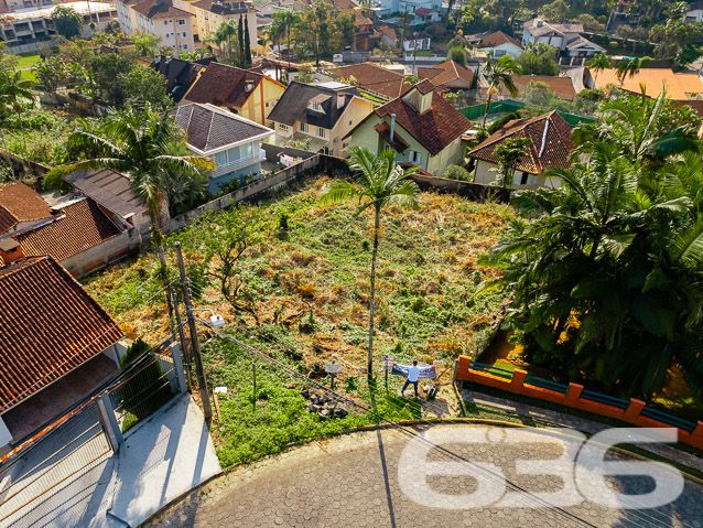 TERRENO À VENDA EM LOCAL SUPER PRIVILEGIADO - OPORTUNIDADE NO BAIRRO ATIRADORES

Esta é a alternativa perfeita para você que deseja construir a casa dos sonhos em uma localização de extremo primor ou que investir em construção civil!

Um EXCELENTE terreno situado numa localidade privilegiadíssima, em um dos melhores e mais belos bairros da maior cidade de Santa Catarina, às proximidades do Centro (2 km) e de tudo quanto for necessário: escolas, faculdades, hospitais, shopping centers, transporte público, supermercados, delegacias, restaurantes, lanchonetes, farmácias estabelecimentos comerciais em geral.

Além disso, o imóvel fica pertinho do 62° Batalhão de Infantaria, um ambiente maravilhoso para fazer caminhadas durante a manhã ou fim de tarde. Uma região tranquila, bem organizada e cheia de esmero.

Ficou interessado? O que você está esperando!? Entre já em contato com a 636 e agende sua visita para conhecer pessoalmente este imóvel!

Consulte um de nossos corretores e saiba mais:
Telefone| 47 3451-0636
WhatsApp| 47 99190-0636

Imobiliária 636.