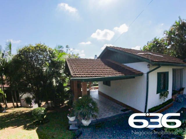 IMÓVEL COM POTENCIAL ÚNICO NO CORAÇÃO DO BAIRRO ATIRADORES
Descubra o charme e o potencial inexplorado desta casa mista de alvenaria com PVC, situada no cobiçado bairro Atiradores. Com uma localização sem igual, próxima à Via Gastronômica, Angeloni, Hospital Sadalla e ao vibrante centro da cidade, esta propriedade é um verdadeiro tesouro para quem deseja morar ou investir no coração de tudo.
A residência, embora modesta, oferece a possibilidade de ser habitada imediatamente, representando uma oportunidade rara de viver em uma das áreas mais desejadas da cidade. O verdadeiro destaque, no entanto, reside no terreno de 800m² que acompanha a casa, apresentando um potencial extraordinário para a construção de uma residência de alto padrão ou até mesmo um prédio exclusivo.
A tranquilidade e privacidade são asseguradas pela presença de um condomínio residencial nos fundos, eliminando a possibilidade de futuras construções de torres residenciais próximas. Este é um convite para projetar e construir um lar que não apenas atenda às suas necessidades, mas também exceda suas expectativas de vida sofisticada.
Não deixe passar a chance de possuir um imóvel com tanto potencial em uma localização privilegiada. Entre em contato conosco para descobrir como transformar este espaço no seu sonho realizado.
Para mais informações, fale conosco:
Telefone: (47) 3451-0636
WhatsApp: (47) 99190-0636
Este e outros milhares de imóveis no site: i636.com.br