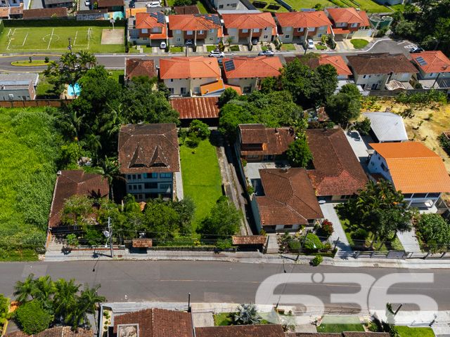 VENDE-SE TERRENO AMPLO E PRONTO PARA CONSTRUIR NO BOM RETIRO – SUA OPORTUNIDADE DE INVESTIMENTO!
Descubra este excelente terreno de 996,34m² no bairro Bom Retiro, uma oportunidade de investimento imperdível. Com um declive suave, amplo e já limpo com gramado, este terreno murado está pronto para construir e transformar seus sonhos em realidade.
Este terreno oferece um espaço generoso para desenvolver um projeto residencial ou comercial, adaptando-se perfeitamente às suas necessidades. Seja para construir a casa dos seus sonhos ou para um empreendimento lucrativo, as possibilidades são infinitas. A área plana e bem cuidada é ideal para um desenvolvimento sem complicações.
Localizado no bairro Bom Retiro, este terreno está em uma região de crescente valorização. O bairro é conhecido por sua tranquilidade e localização estratégica, oferecendo um ambiente sereno e ao mesmo tempo próximo a serviços essenciais e infraestrutura urbana.
A 636 Negócios Imobiliários, com mais de 30 anos de experiência, é a parceira ideal para realizar seu projeto de vida ou investimento. Nossa equipe está pronta para oferecer suporte e orientação em cada etapa. Entre em contato conosco pelo telefone: (47) 3451-0636 ou WhatsApp: (47) 99190-0636.
Este e outros milhares de imóveis no site: i636.com.br