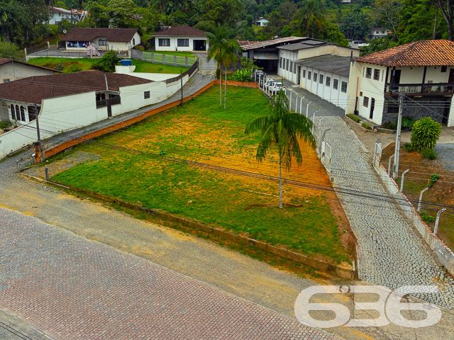 OPORTUNIDADE TERRENO À VENDA NO BAIRRO SANTA CATARINA - EXCELENTE PARA COMÉRCIO

Está procurando por um espaço para começar aquela construção tão sonhada? Então dê só uma olhada nesse lote!

Este é um terreno muito bem localizado em via de grande fluxo de veículos, próximo de escolas, supermercados, transporte público, restaurantes, lojas e comércios em geral.

São incríveis 459,50m² de área total, limpo e pronto para obras! 

Tire seus planos do papel e conte conosco para realizá-los.

Saiba mais:
Telefone: (47) 3451-0636
WhatsApp: (47) 99190-0636

Imobiliária 636.
