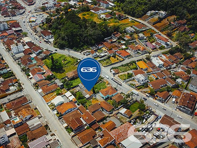 LOTE À VENDA NO BAIRRO GUANABARA - ESTUDA PERMUTA
Este é um amplo terreno com 787,33m² de área total, sendo 16,42 metros de frente por 59 metros nas laterais, possuindo declive suave.
Está localizado próximo a bons comércios e estabelecimentos da região, como: supermercados, farmácias, postos de saúde, escolas e demais serviços. A cerca de 600 metros da Estação de ônibus do Guanabara, 800 metros do Parque da Cidade e 650 metros do Supermercado Albino.
Ficou interessado? Não perca essa grande oportunidade em excelente localização!
Fale conosco e saiba mais:
Telefone: (47) 3451-0636
WhatsApp: (47) 99190-0636
Imobiliária 636.