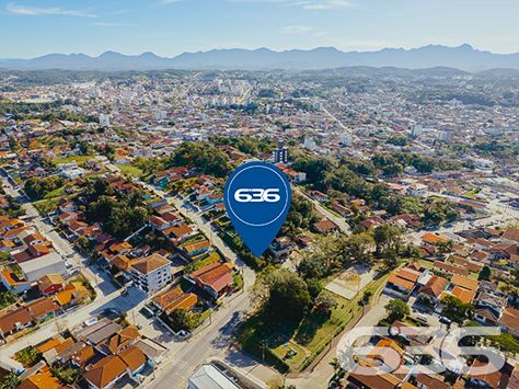 TERRENO DE ESQUINA À VENDA NO BAIRRO ITAUM - ESTUDA PERMUTA
Procura por um lugar para investir e começar aquela construção tão desejada? Então você não pode perder essa grande oportunidade!
Este é um terreno de esquina com 560m² de área total, sendo 14 metros de frente por 40 metros em ambos os lados, com aclive suave.
Está localizado na Rua Monsenhor Gercino, excelente para ponto comercial!
Fale conosco:
Telefone: (47) 3451-0636
WhatsApp: (47) 99190-0636
